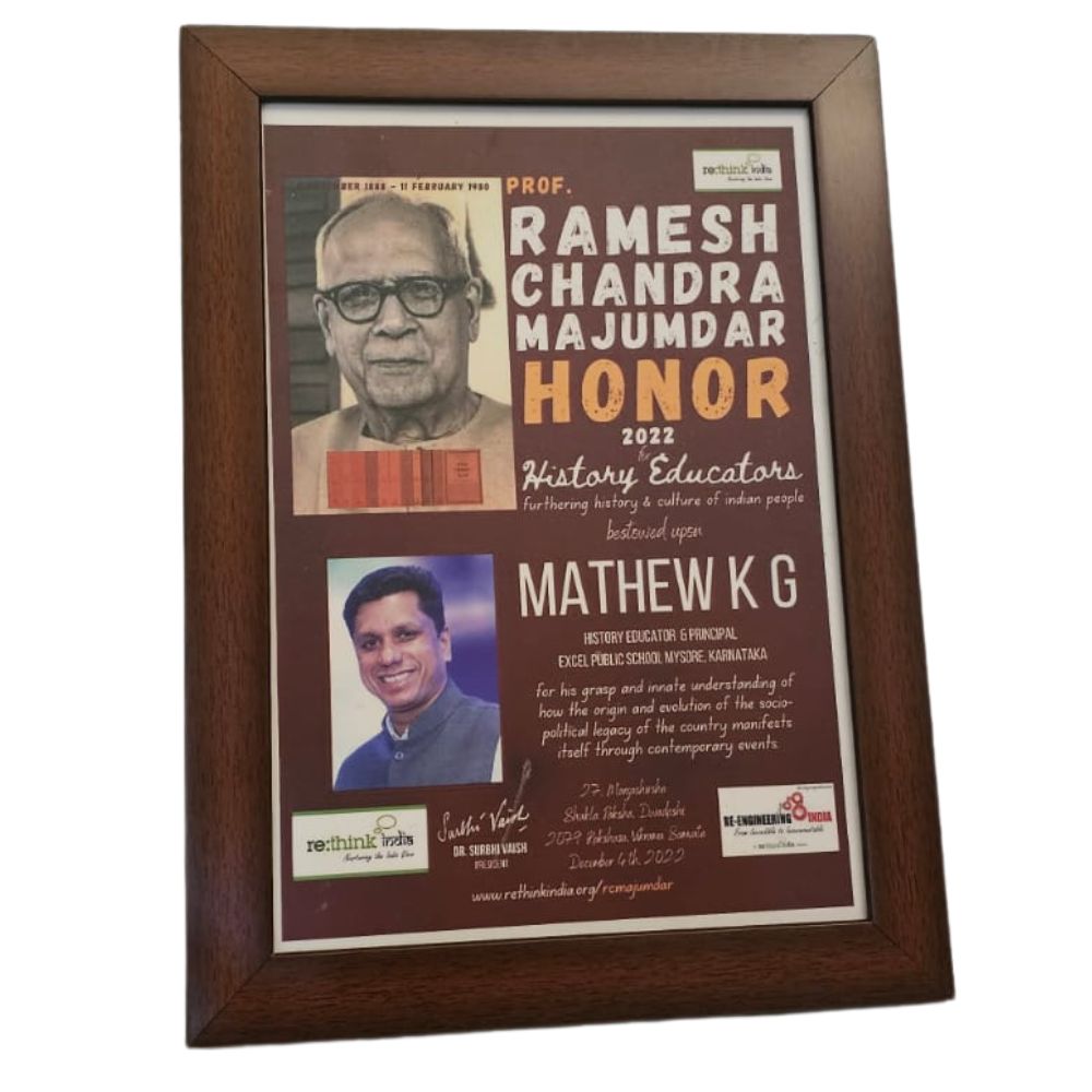 Customized photo frame