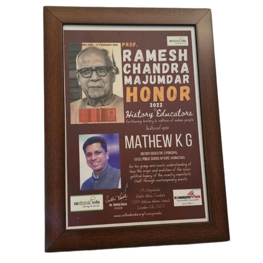 Customized photo frame